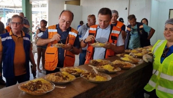 Marcio e Bocalom almoçam no Parque de Exposições com desabrigados e pregam parceria para reduzir impactos das enchentes